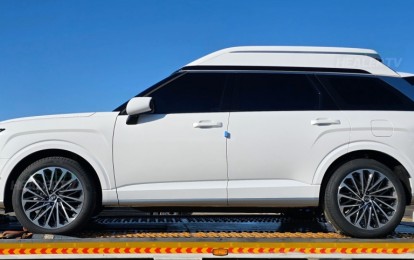 Hyundai Palisade High Roof lộ ảnh thực tế: Thiết kế trần cao, nội thất chuẩn VIP
